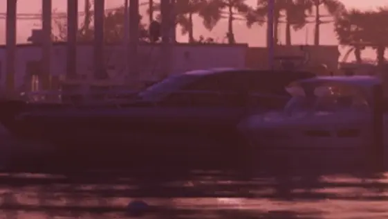 یک یات الهامگرفته از Azimut Atlantis 45 در تریلر عرضه.