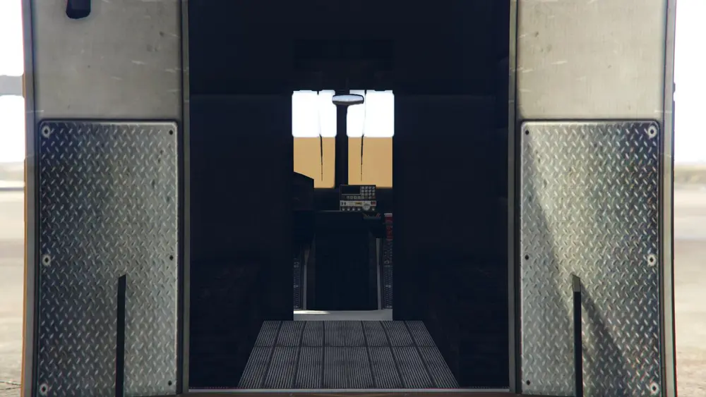 داخل عقب یک Boxville متعلق به GoPostal.