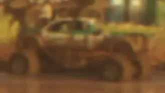 یک Sandking XT مانستر سفید و سبز.