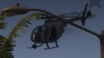 یک Buzzard پلیس که در Extended Look Schafter V12 را دنبال میکند.