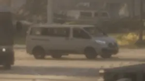 یک ون مسافربری Vapid در تریلر عرضه.