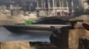 یک یات الهامگرفته از Azimut Atlantis 45 در حال عبور.